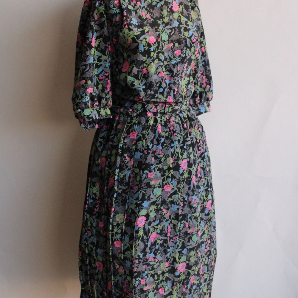 Vintage 1980's Dress with Belt, Breli Originals, Black Floral Print, Lace Collar - Picture 6 of 10